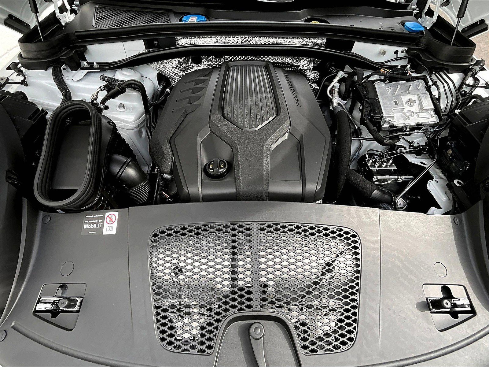 New 2026 Porsche Macan image 12