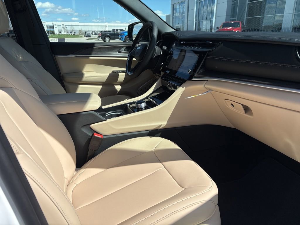 New 2026 Jeep Grand Cherokee Limited image 14