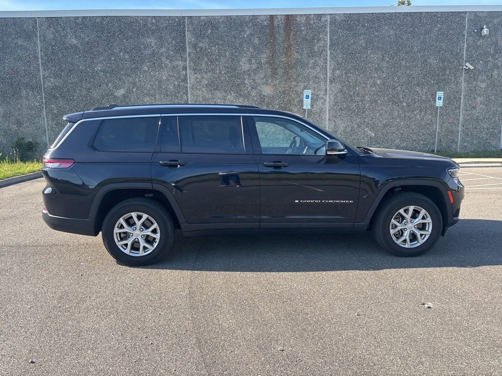 Used 2023 Jeep Grand Cherokee L Limited w/ Luxury Tech Group II AWD/4WD image 8