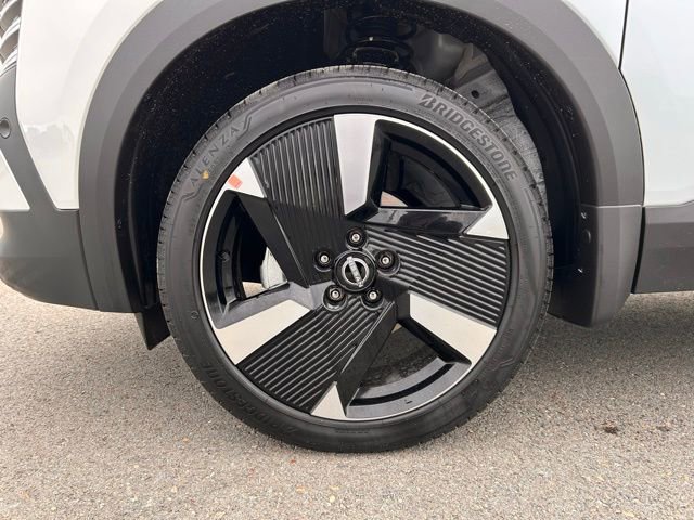 New 2025 Nissan Kicks SR w/ SR Premium Package image 9