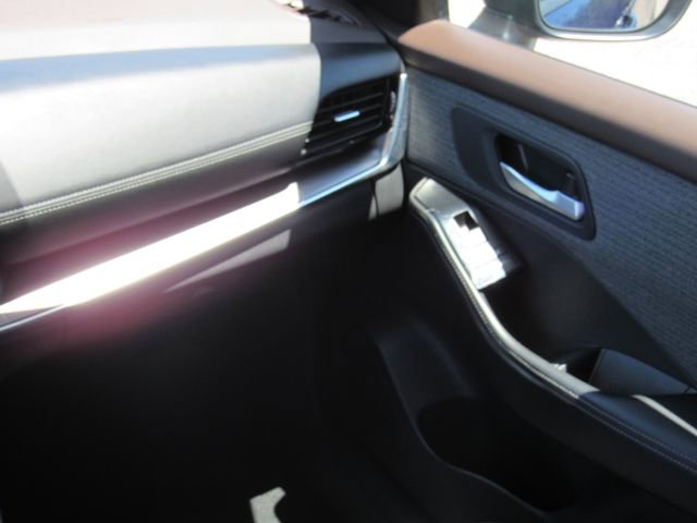 Used 2021 Nissan Rogue SV image 20