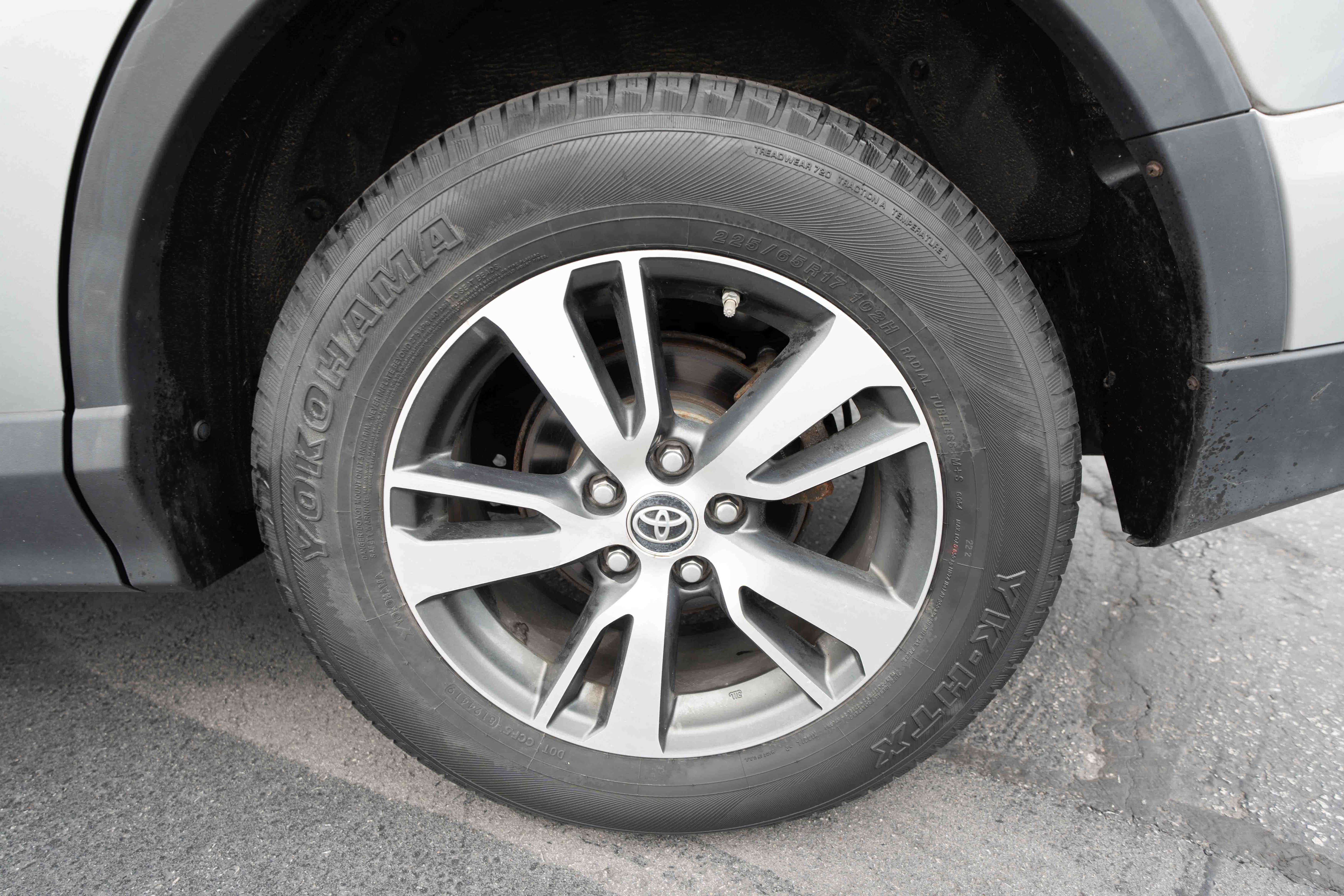 Used 2016 Toyota RAV4 XLE AWD/4WD image 28
