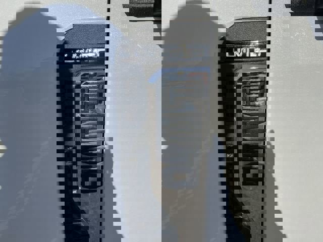 Used 2023 Ford F250 Limited image 33