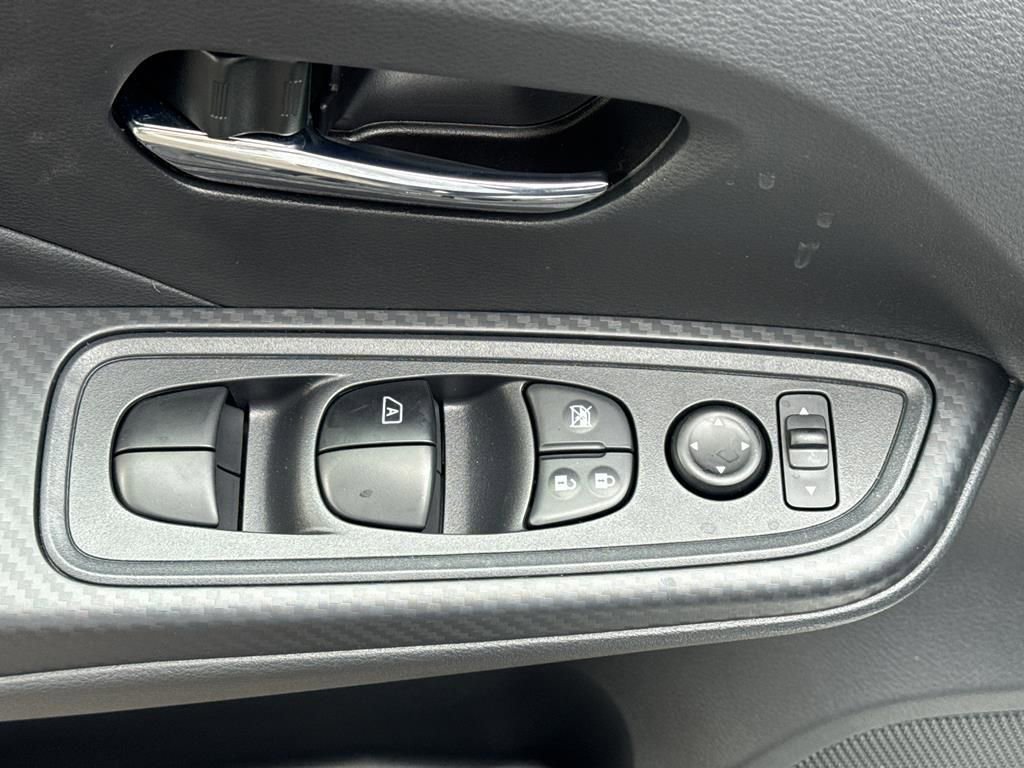 New 2025 Nissan Versa SV image 17