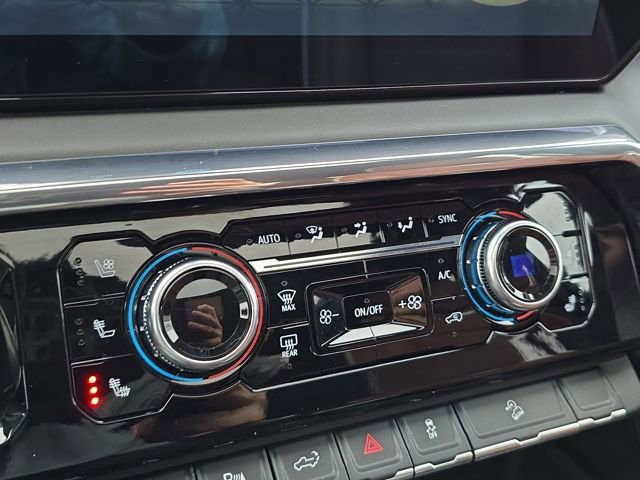 Used 2024 GMC Sierra 2500 Denali Ultimate image 17