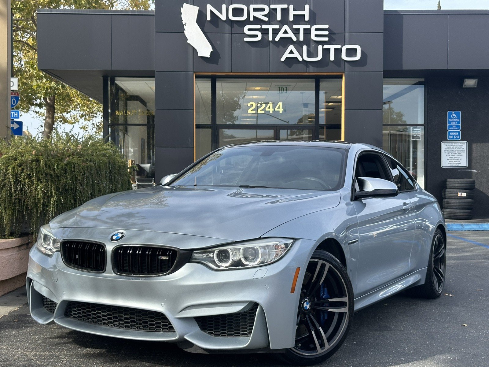 Used 2015 BMW M4 Coupe RWD image 2