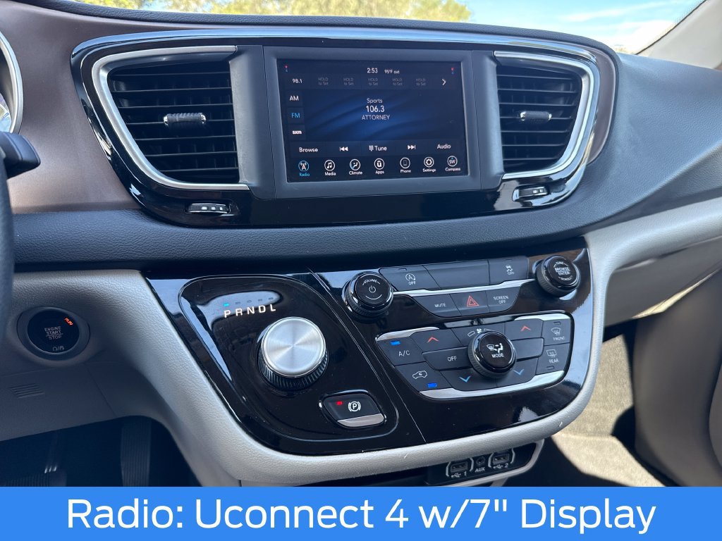Used 2021 Chrysler Voyager Lxi FWD image 16