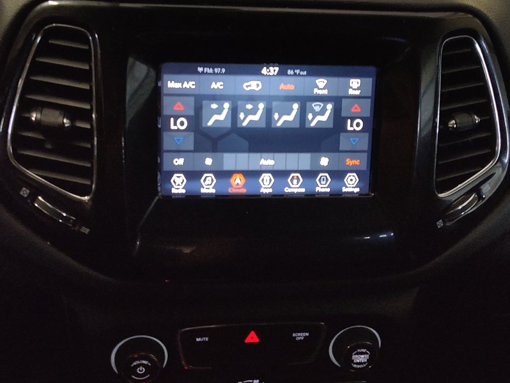 Used 2020 Jeep Compass Altitude image 25