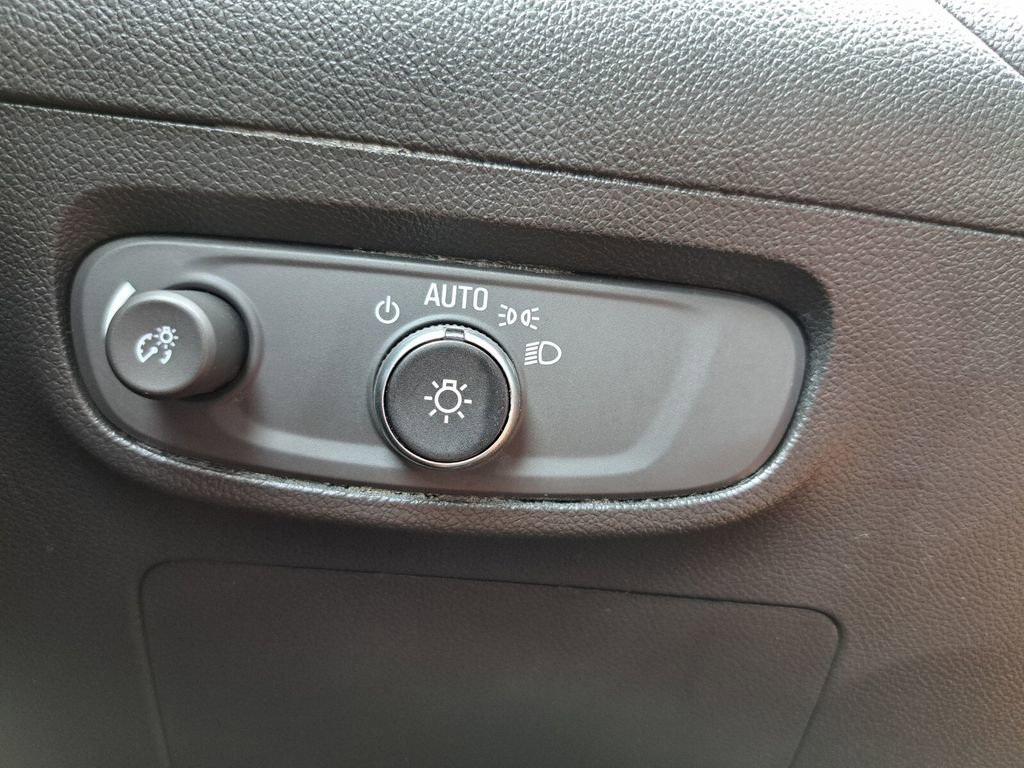Used 2024 Buick Encore GX Sport Touring AWD/4WD image 15