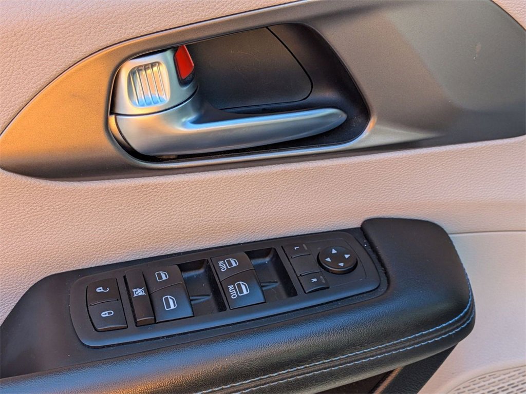 Used 2021 Chrysler Pacifica Touring image 20