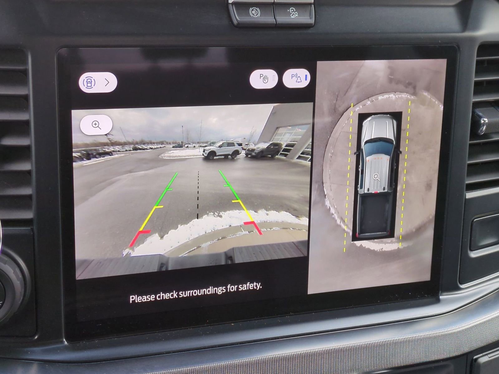 Used 2025 Ford F350 Platinum w/ FX4 Off-Road Package image 36