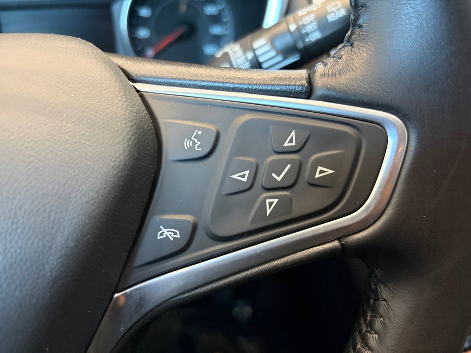 Used 2022 Chevrolet Equinox LT AWD/4WD image 18
