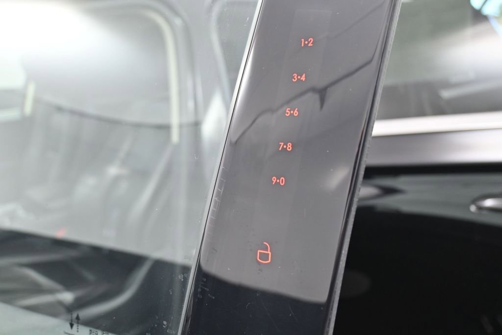 Used 2023 Lincoln Aviator AWD image 16