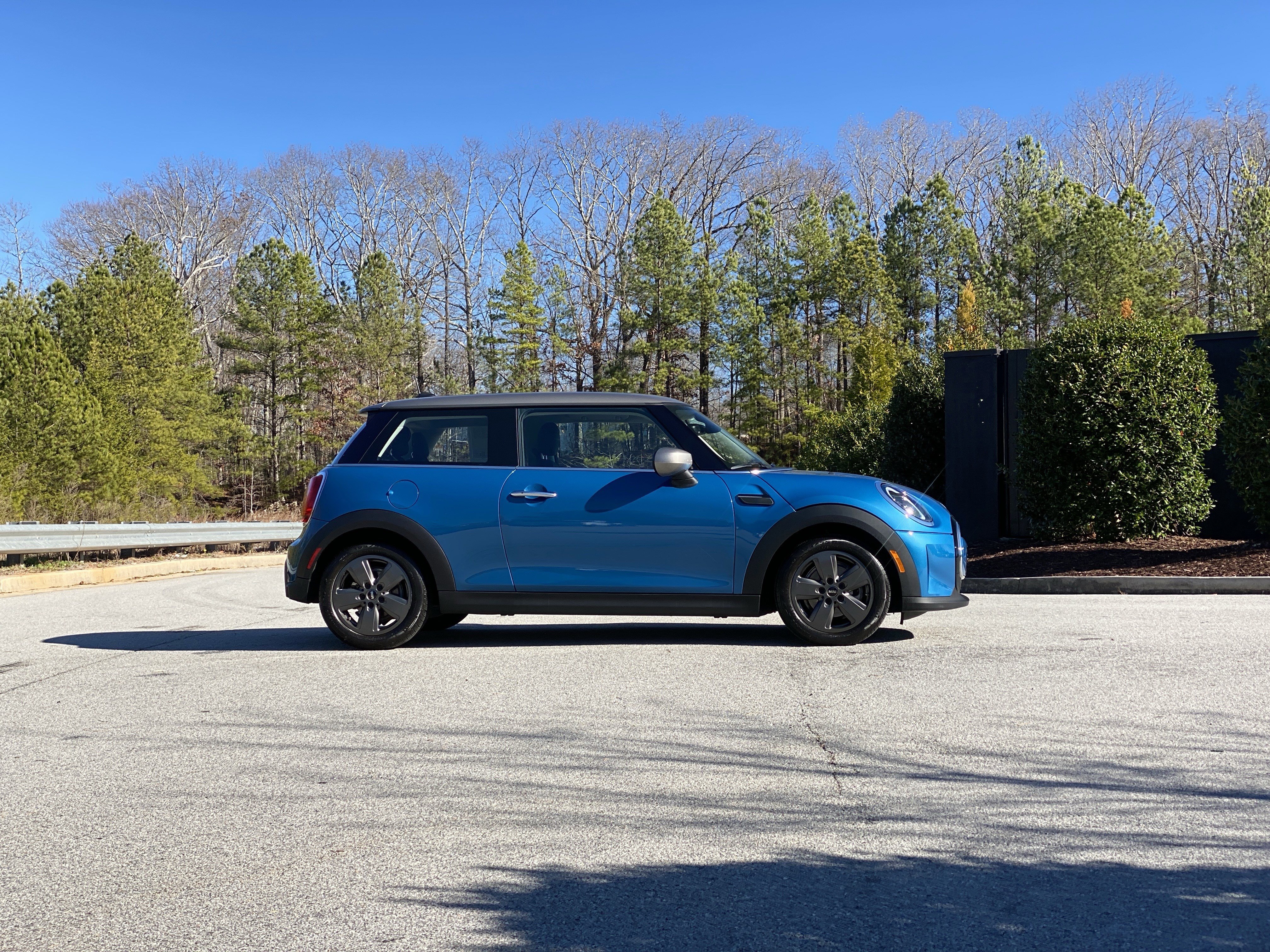 Used 2023 MINI Cooper 2-Door Hardtop image 5