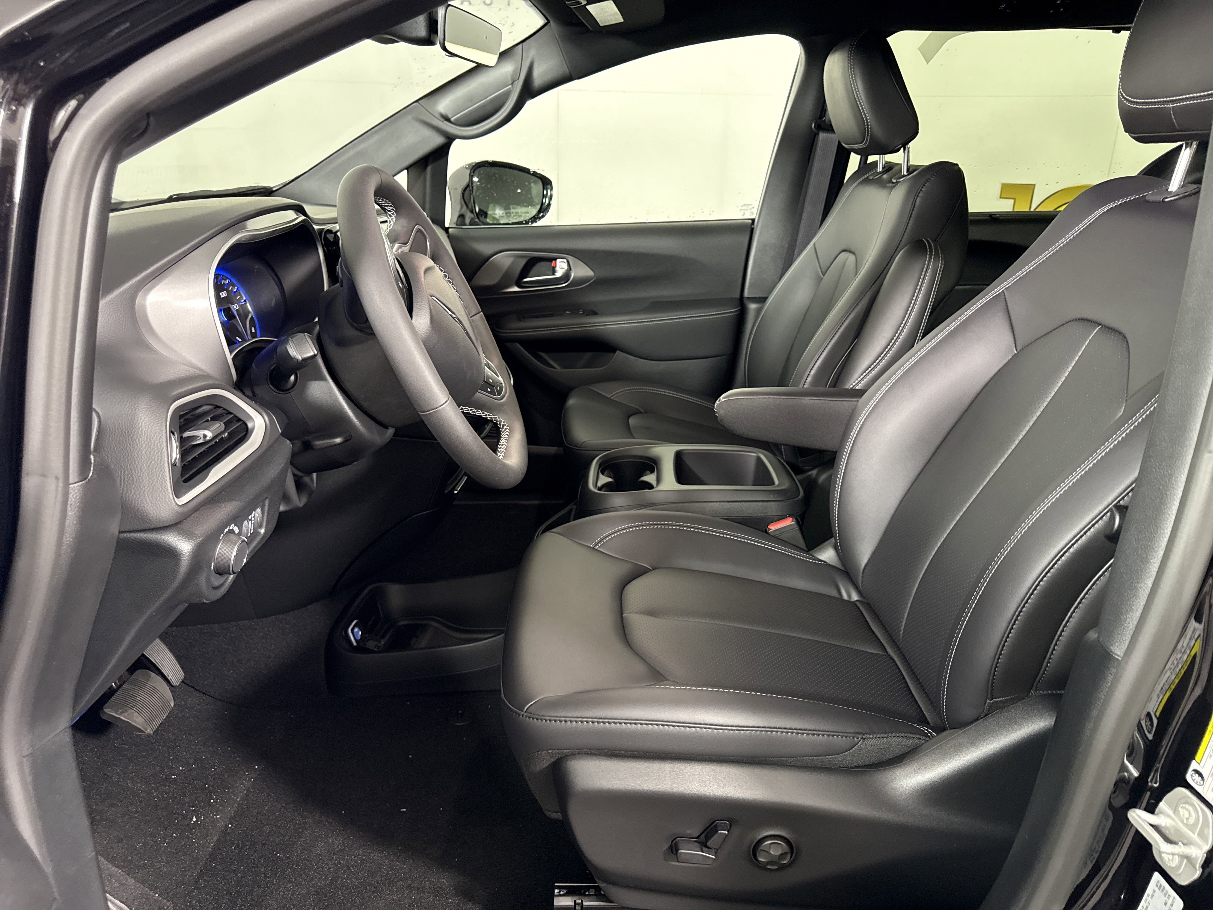 New 2026 Chrysler Voyager LX FWD image 12