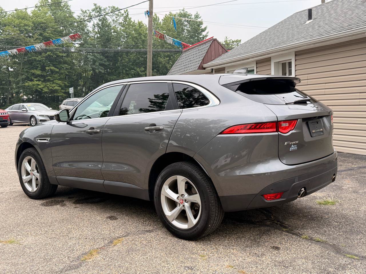 Used 2019 Jaguar F-PACE Premium AWD/4WD image 4