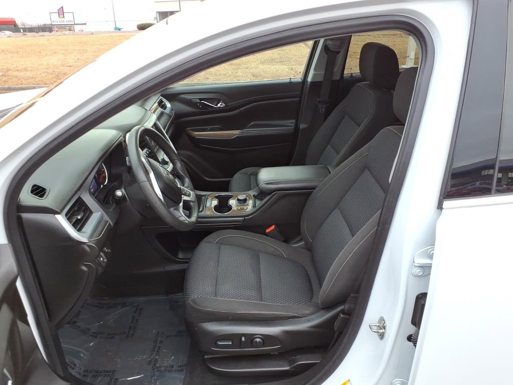 Certified 2023 GMC Acadia SLE w/ Driver Convenience Package image 29