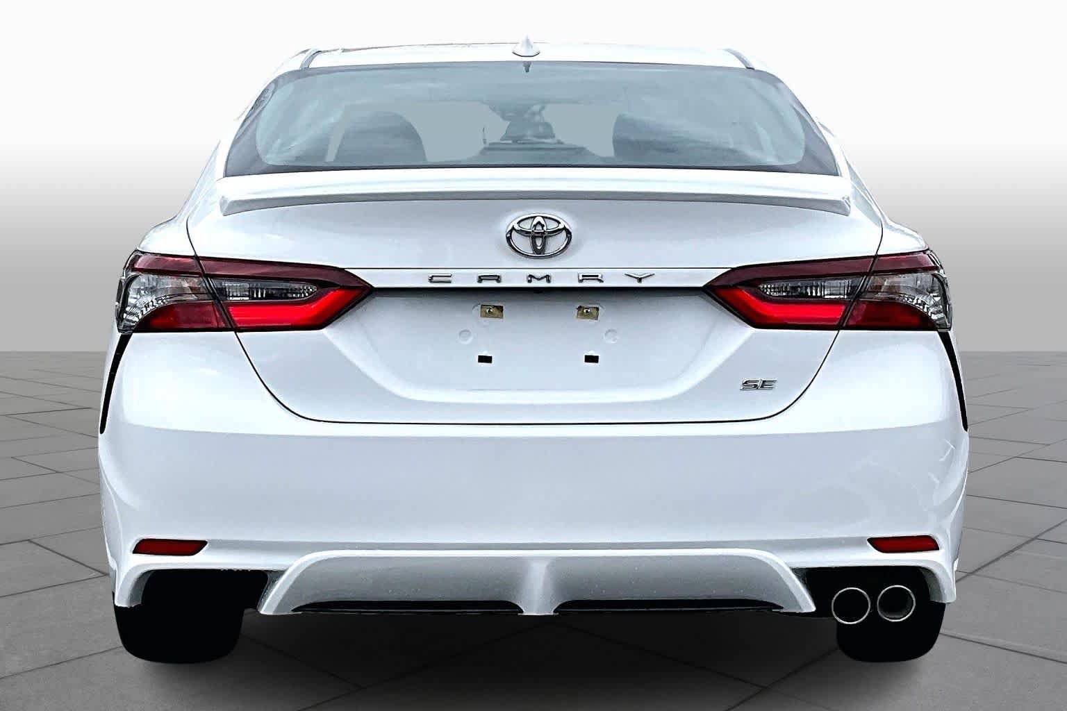 Used 2023 Toyota Camry SE image 5