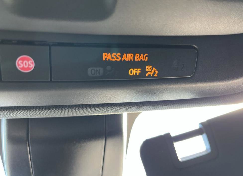 Used 2022 Chevrolet Suburban LT w/ LT Signature Plus Package image 10