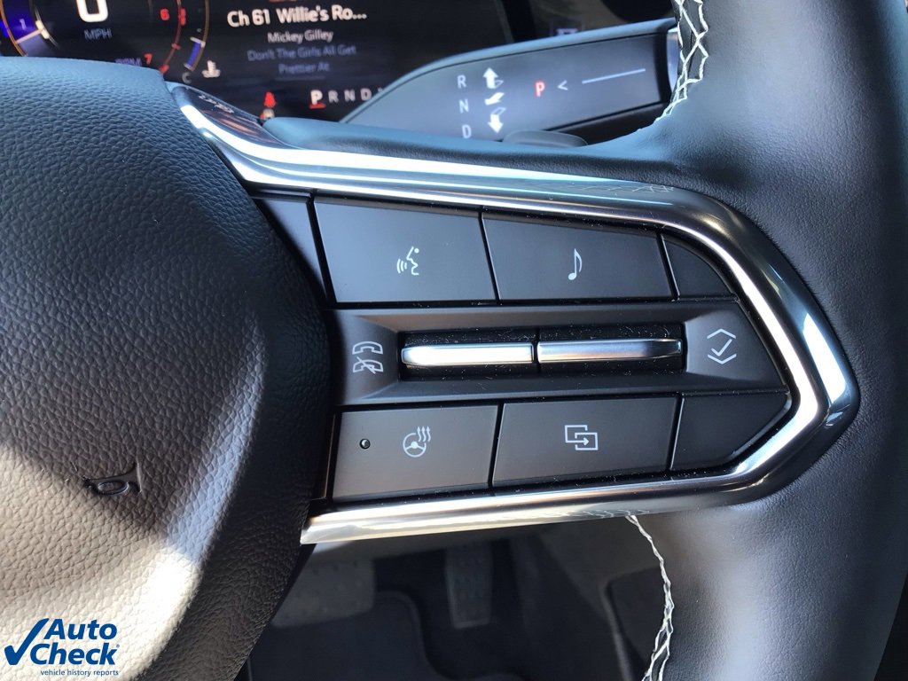 Used 2025 Chevrolet Traverse LT image 29