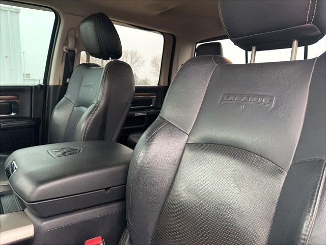 Used 2014 RAM 2500 Laramie w/ Black Appearance Group image 19
