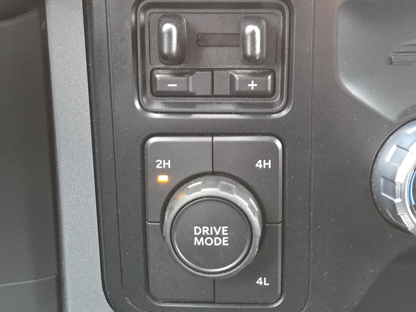 Used 2023 Ford F150 XLT w/ Equipment Group 302A High image 5