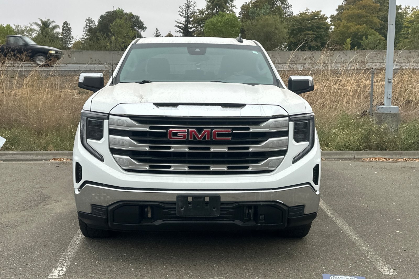 Used 2023 GMC Sierra 1500 SLE AWD/4WD image 3