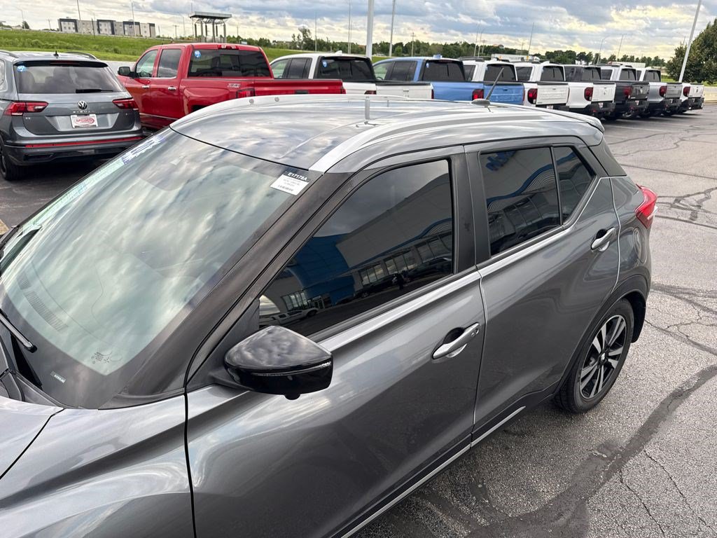 Used 2020 Nissan Kicks SR w/ SR Premium Package FWD image 14