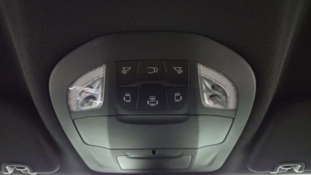 Used 2026 Chrysler Pacifica Select image 29