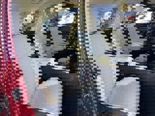 Used 2022 Lexus ES 250 w/ Premium Package image 28