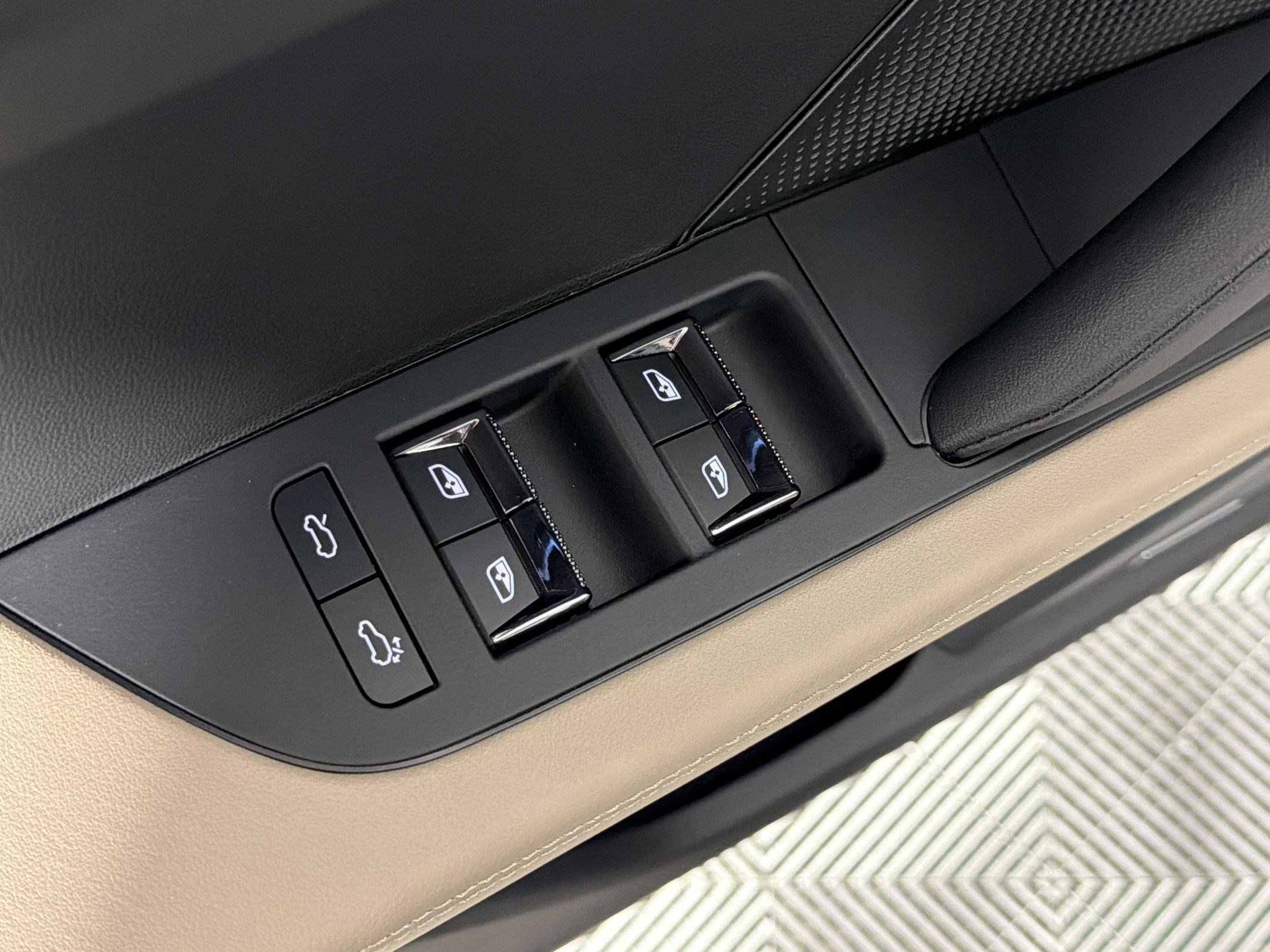 New 2026 Porsche Cayenne Electric AWD/4WD image 14