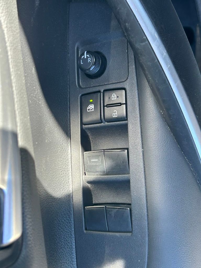 Certified 2024 Toyota Corolla SE image 22