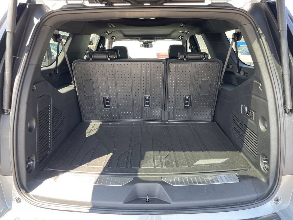 New 2026 Chevrolet Suburban Premier w/ Sun And Tow Package AWD/4WD image 25