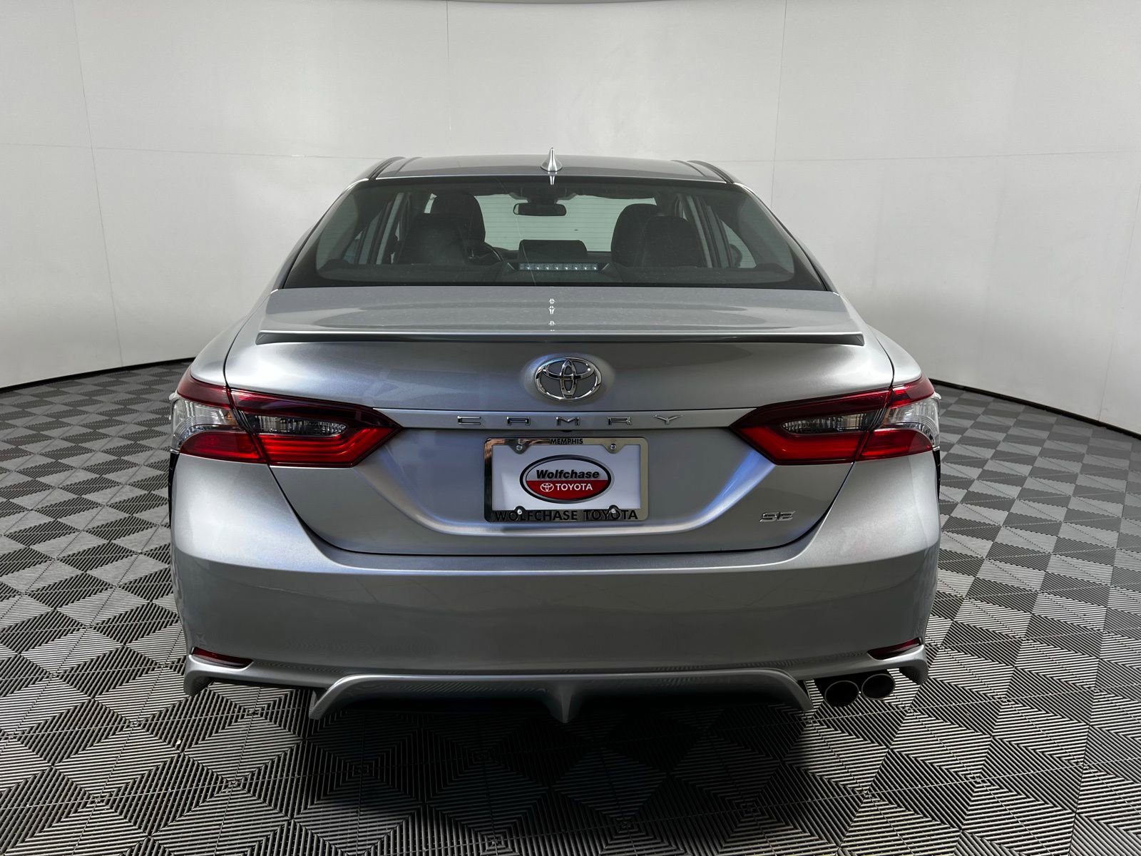 Used 2023 Toyota Camry SE image 6