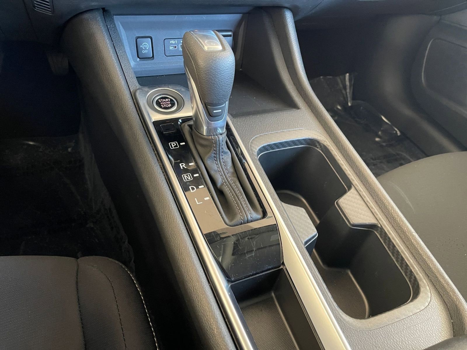 Used 2024 Nissan Sentra SV image 40