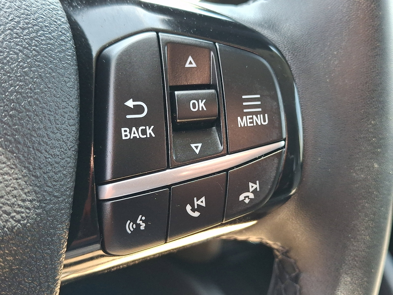 Certified 2022 Ford Escape SE w/ SE Sport Appearance Package image 23