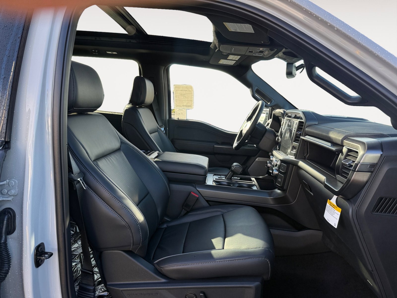 New 2026 Ford F150 Lariat w/ Equipment Group 501A Mid AWD/4WD image 19