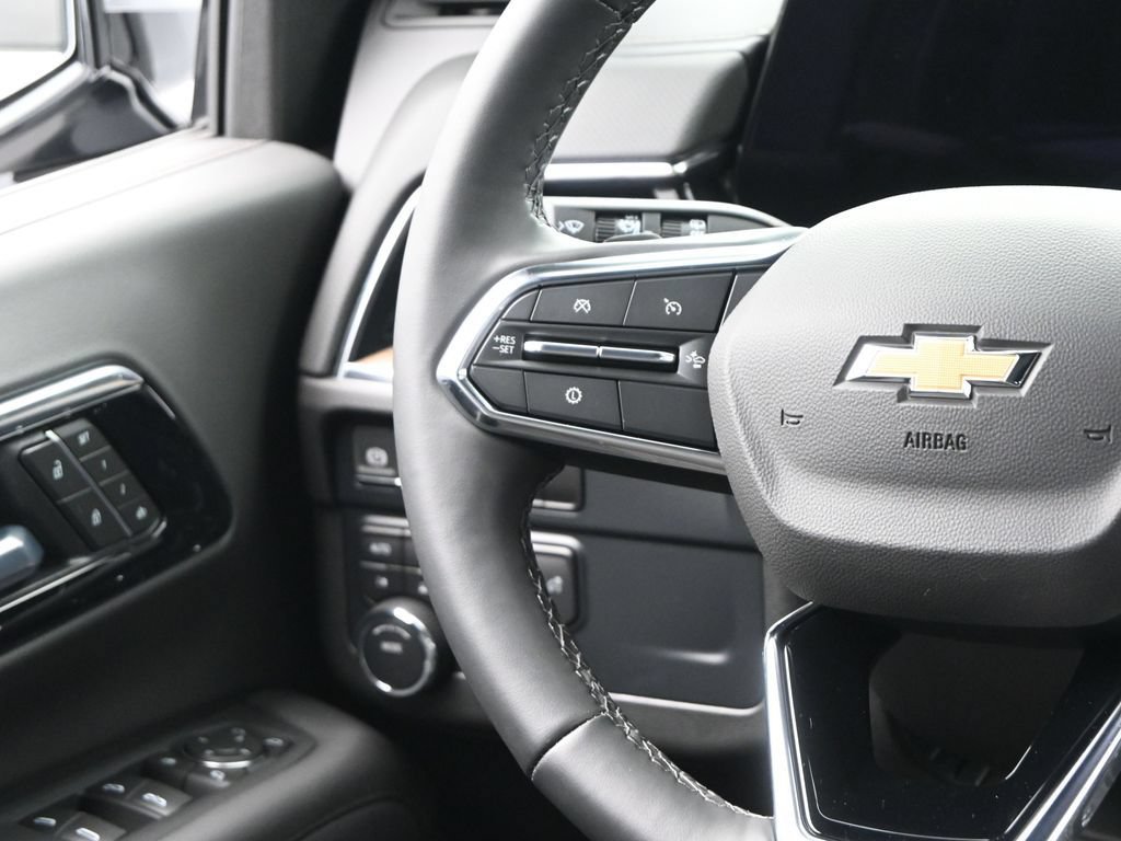 Used 2025 Chevrolet Tahoe High Country AWD/4WD image 26