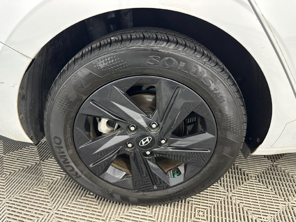 Used 2021 Hyundai Elantra SEL FWD image 15