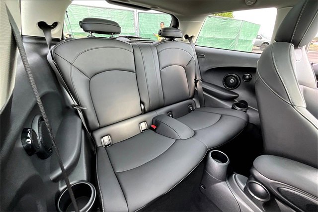 Used 2024 MINI Cooper SE image 29