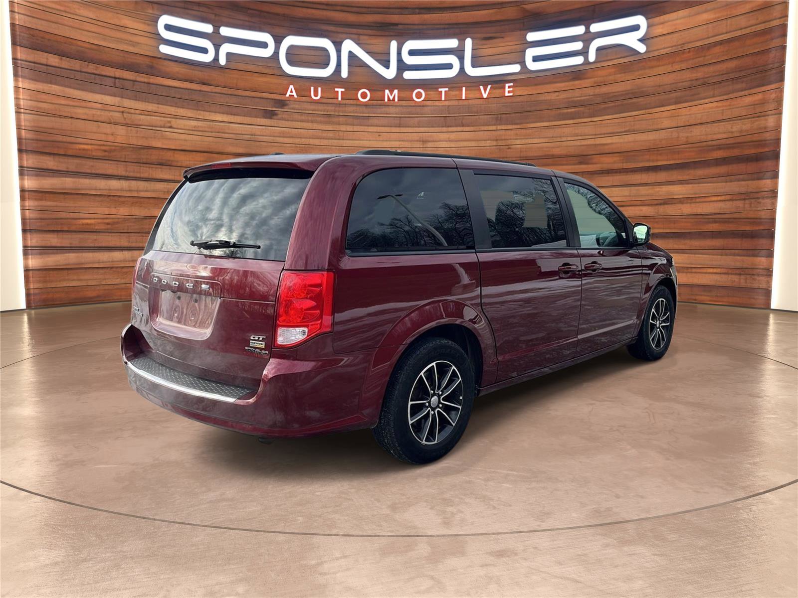 Used 2018 Dodge Grand Caravan GT image 5