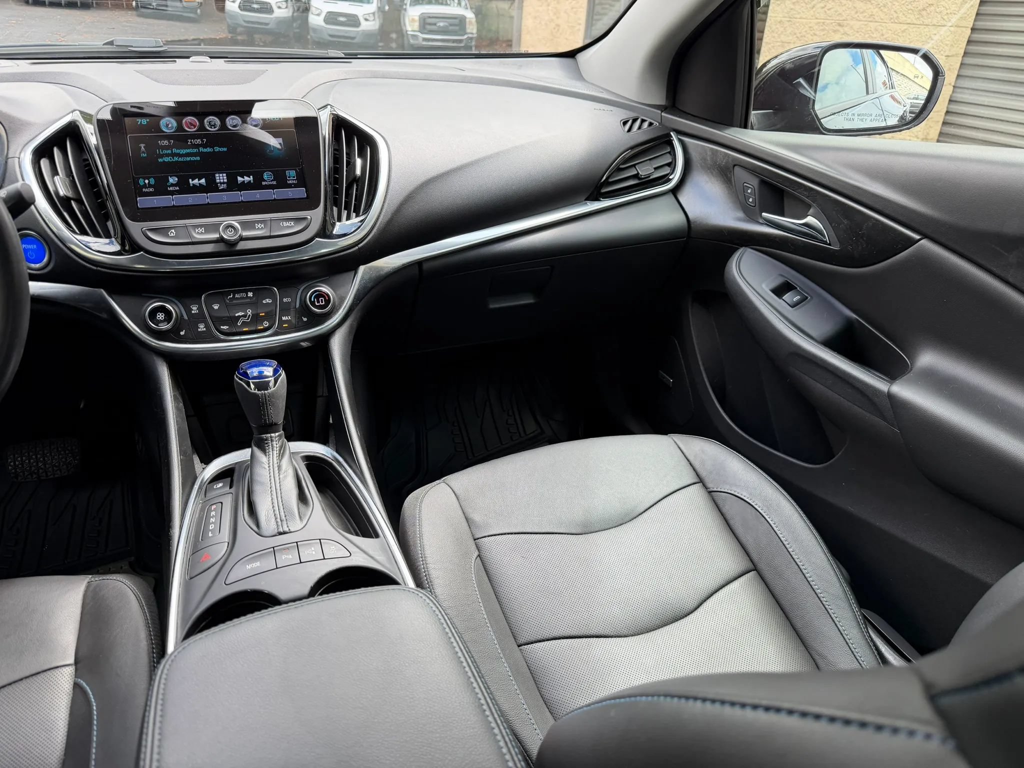 Used 2017 Chevrolet Volt Premier w/ Driver Confidence II Package FWD image 12