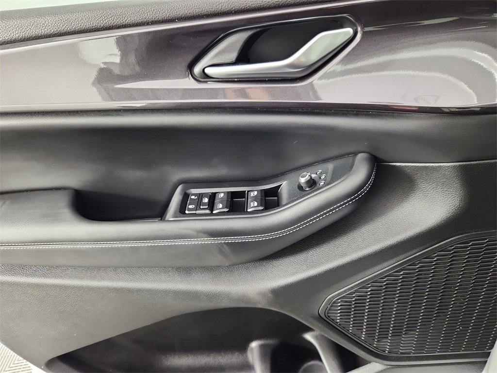 Used 2023 Jeep Grand Cherokee L Laredo image 9