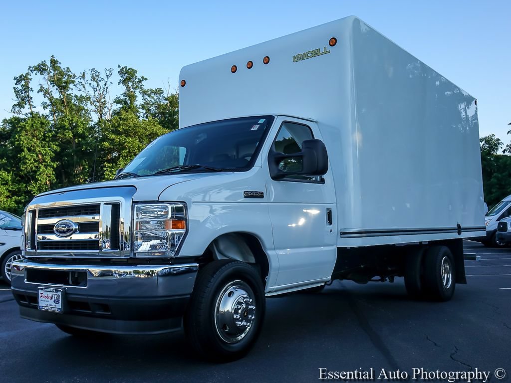 Used 2025 Ford E-450 and Econoline 450 Super Duty w/ Power Equipment Group RWD image 2