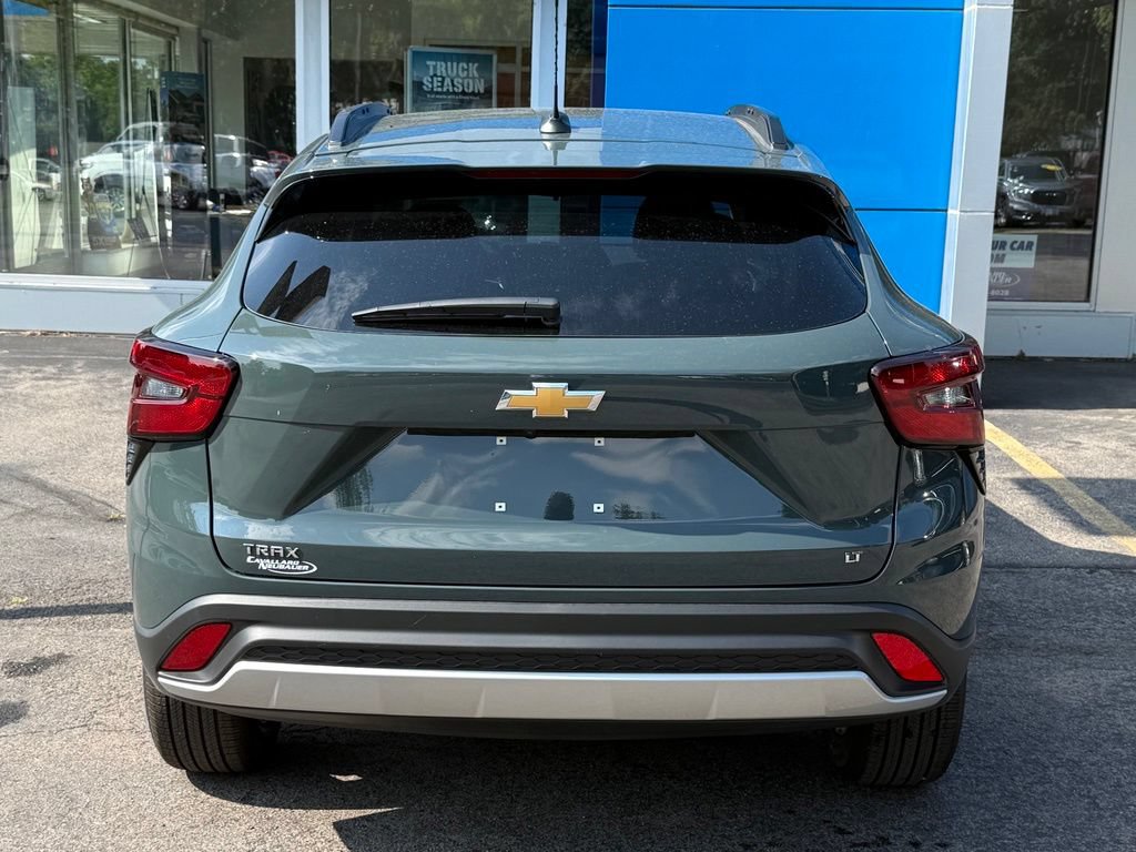 New 2026 Chevrolet Trax LT w/ LT Convenience Package FWD image 6