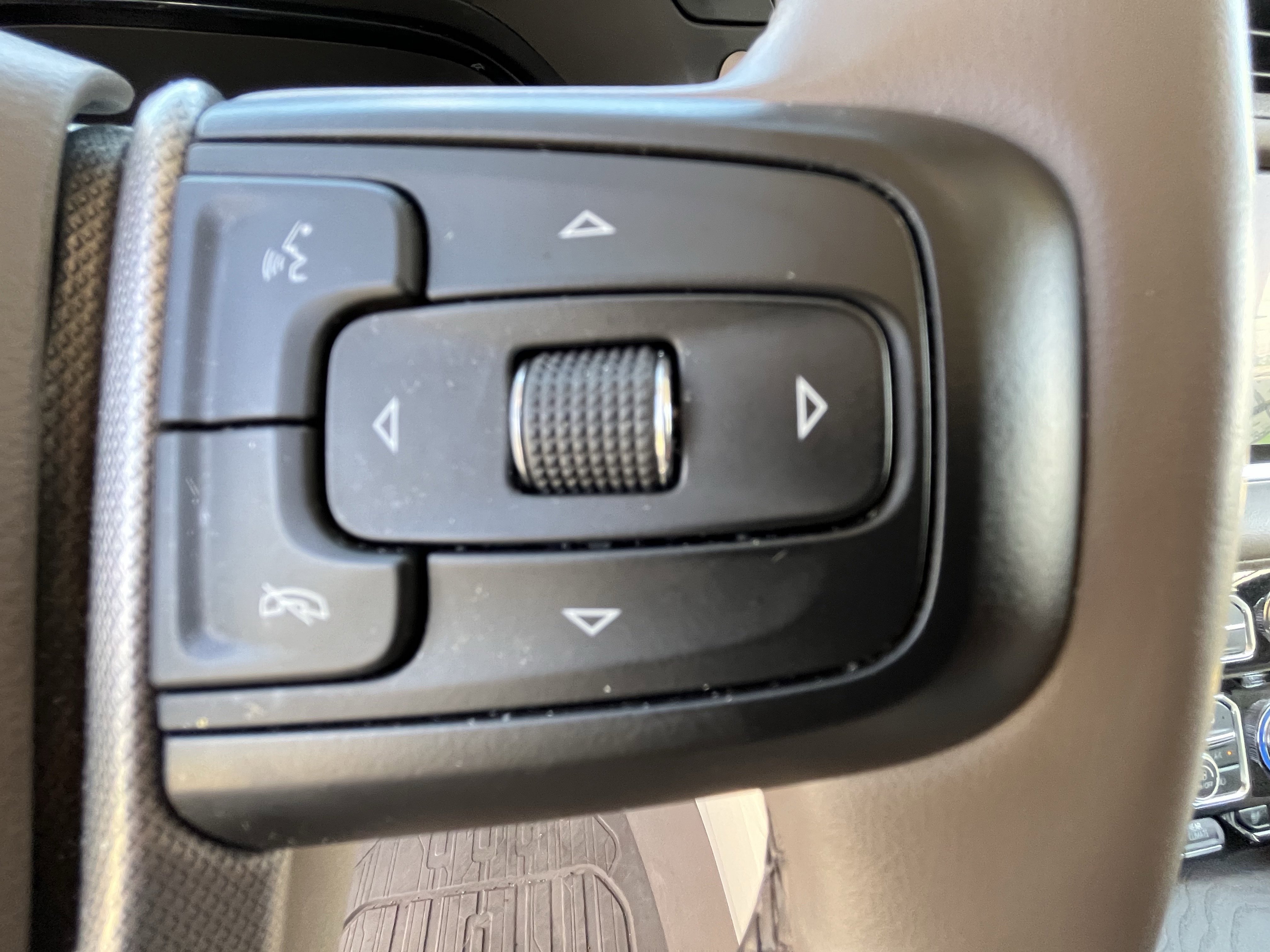 Used 2023 GMC Yukon Denali AWD/4WD image 21