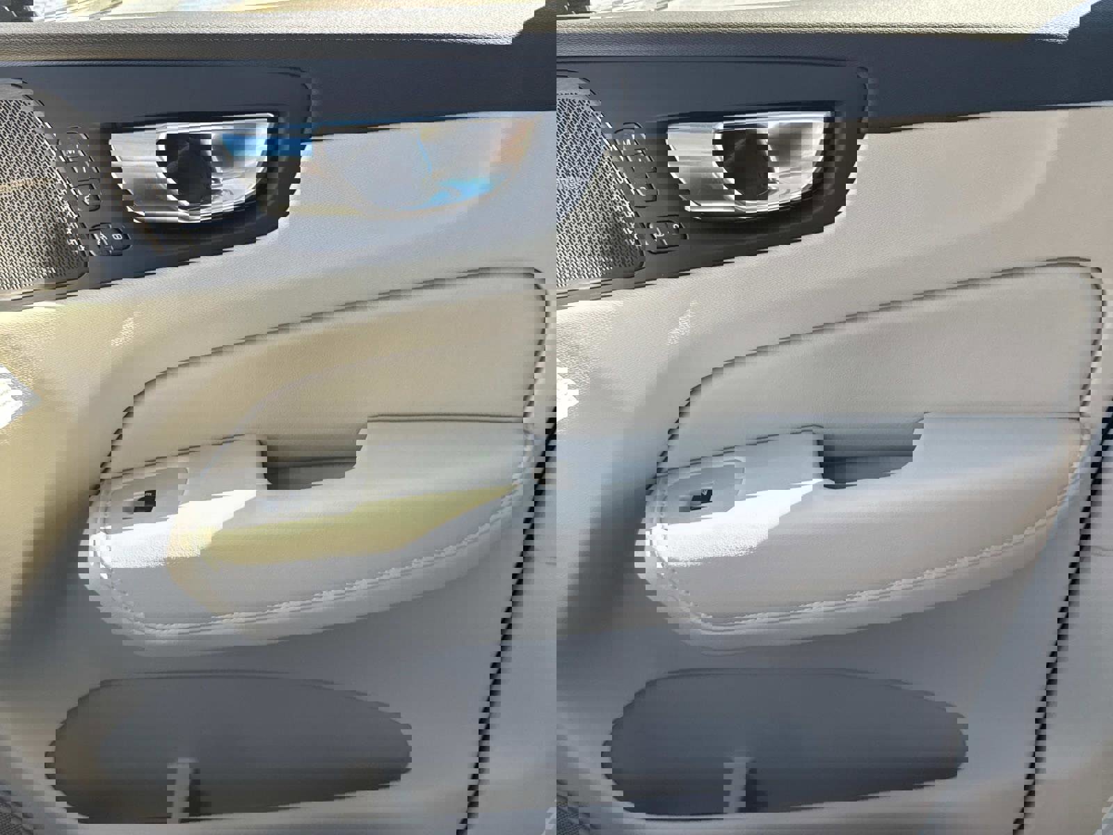 New 2026 Volvo XC60 B5 Ultra w/ Climate Package image 21