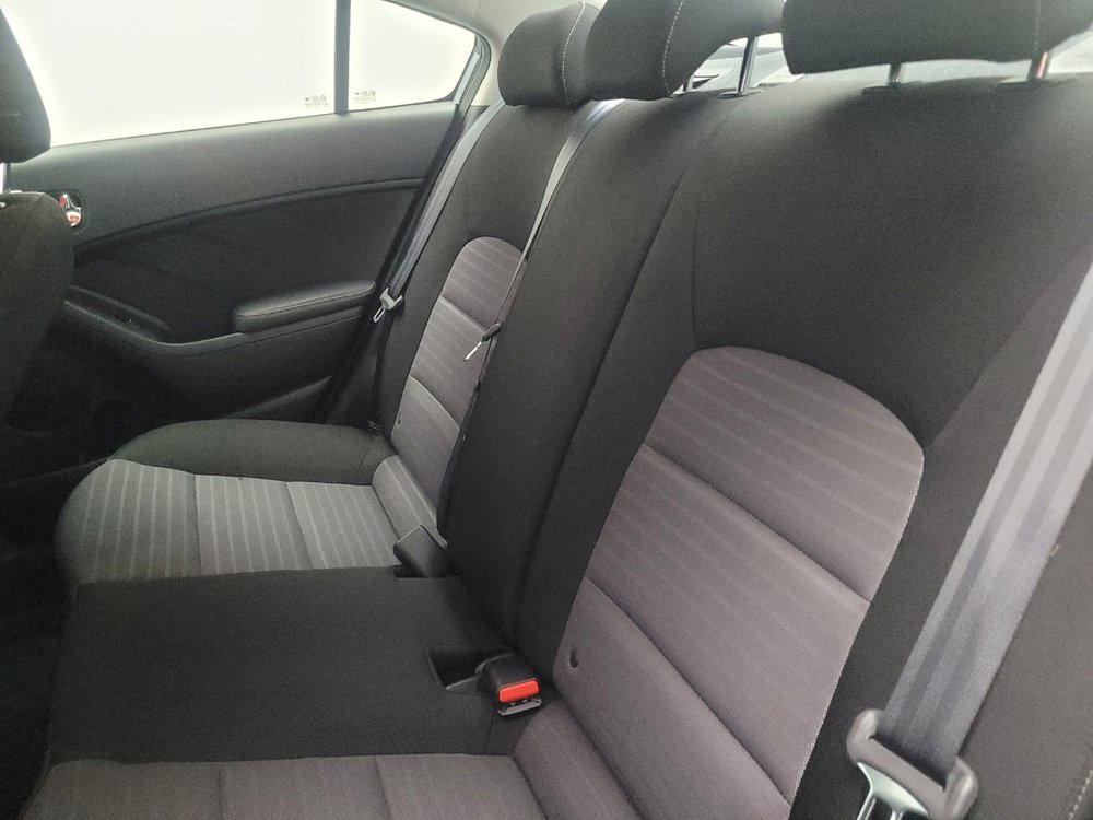 Used 2017 Kia Forte S image 18