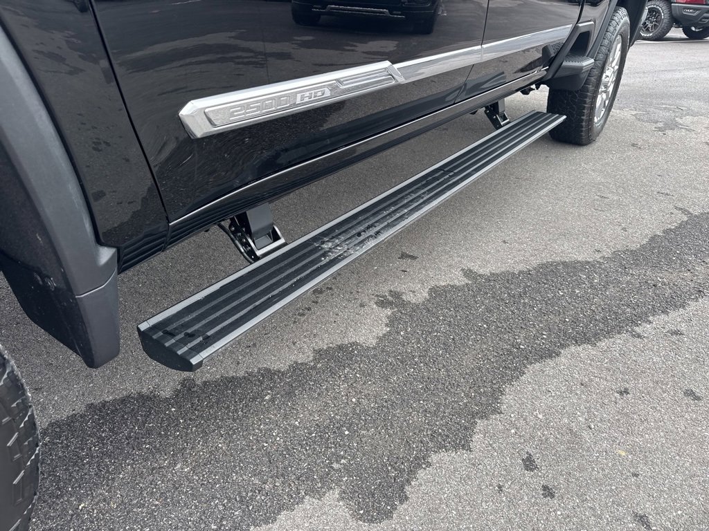 Used 2024 Chevrolet Silverado 2500 High Country w/ High Country Premium Package image 15