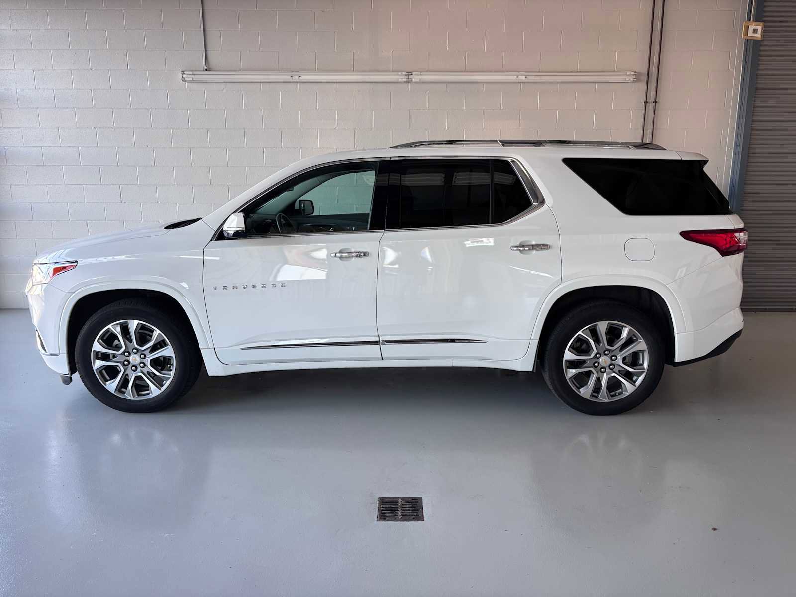 Used 2020 Chevrolet Traverse Premier w/ LPO, Floor Liner Package FWD image 8